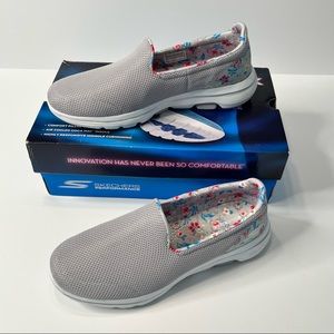 Skechers Go Walk 5 Slip Shoes Gray with Floral Accent - Size 9.5